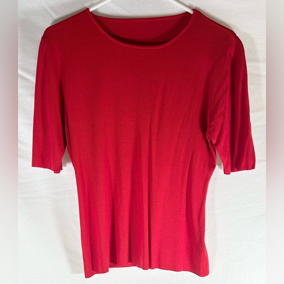 Red shirt - Picture 1 of 2